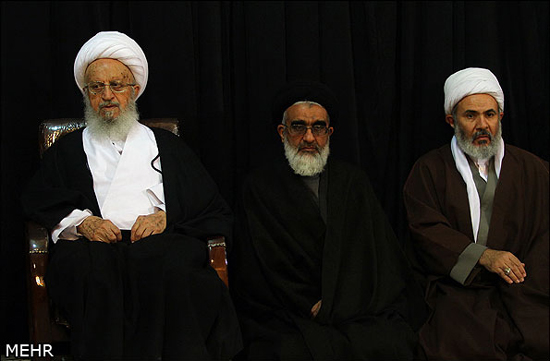 گزارش تصویری / مراسم شمع گردانی خادمان حرم حضرت معصومه (سلام الله علیها)