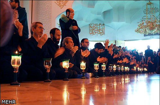 گزارش تصویری / مراسم شمع گردانی خادمان حرم حضرت معصومه (سلام الله علیها)