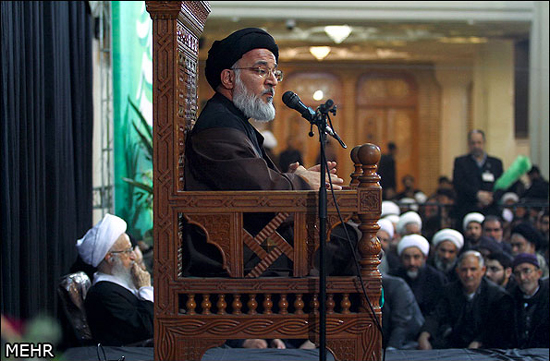 گزارش تصویری / مراسم شمع گردانی خادمان حرم حضرت معصومه (سلام الله علیها)