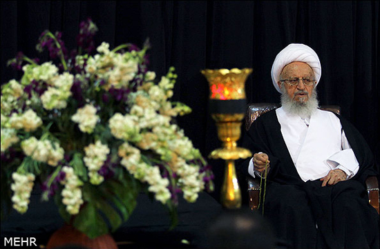 گزارش تصویری / مراسم شمع گردانی خادمان حرم حضرت معصومه (سلام الله علیها)