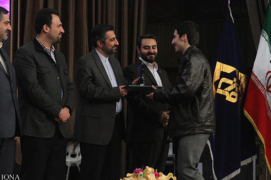 گزارش تصویری / مراسم اختتامیه سومین دوره مسابقه تلویزیونی اسرا گزارش تصویری / مراسم اختتامیه سومین دوره مسابقه تلویزیونی اسرا