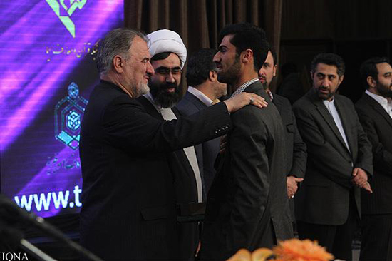 گزارش تصویری / مراسم اختتامیه سومین دوره مسابقه تلویزیونی اسرا گزارش تصویری / مراسم اختتامیه سومین دوره مسابقه تلویزیونی اسرا