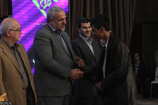 گزارش تصویری / مراسم اختتامیه سومین دوره مسابقه تلویزیونی اسرا گزارش تصویری / مراسم اختتامیه سومین دوره مسابقه تلویزیونی اسرا