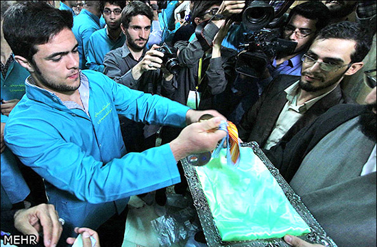 گزارش تصویری آئین غبار روبی ضریح حرم مطهر حضرت فاطمه معصومه (سلام الله علیها) گزارش تصویری / غبار روبی ضریح مطهر حضرت معصومه (سلام الله علیها)