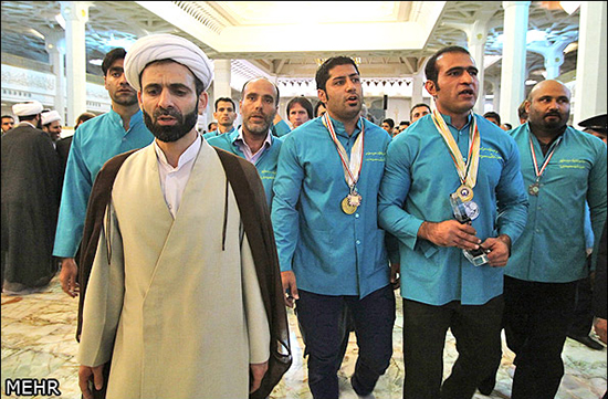 گزارش تصویری آئین غبار روبی ضریح حرم مطهر حضرت فاطمه معصومه (سلام الله علیها) گزارش تصویری / غبار روبی ضریح مطهر حضرت معصومه (سلام الله علیها)