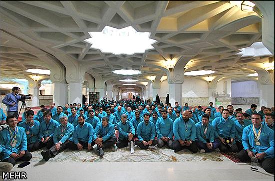 گزارش تصویری آئین غبار روبی ضریح حرم مطهر حضرت فاطمه معصومه (سلام الله علیها) گزارش تصویری / غبار روبی ضریح مطهر حضرت معصومه (سلام الله علیها)