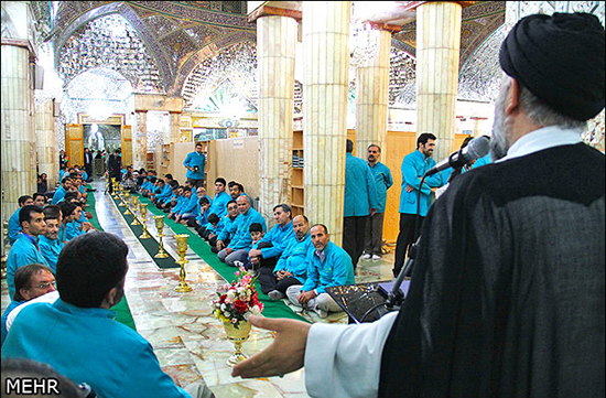 گزارش تصویری آئین غبار روبی ضریح حرم مطهر حضرت فاطمه معصومه (سلام الله علیها) گزارش تصویری / غبار روبی ضریح مطهر حضرت معصومه (سلام الله علیها)