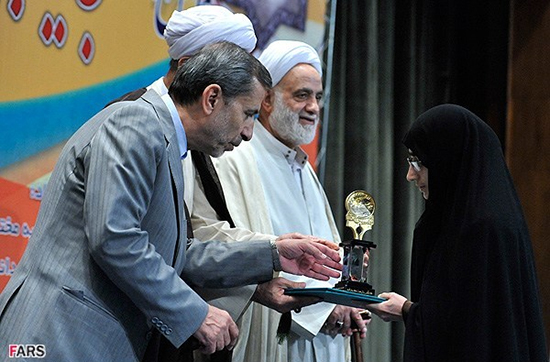 گزارش تصویری همایش پنجاه و یکمین سال جایزه بنیاد البرز گزارش تصویری / همایش پنجاه و یکمین سال جایزه بنیاد البرز