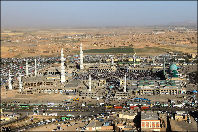 گزارش تصویری / مسجد جمکران در آغازین روز امامت ولی عصر (عج الله تعالی الفرجه الشریف) گزارش تصویری / مسجد جمکران در آغازین روز امامت ولی عصر(عج الله تعالی الفرجه الشریف) / مسجد مقدس جمکران همزمان با شهادت امام حسن عسکری (علیه السلام) و آغاز امامت حضرت حجت ابن الحسن(عج الله تعالی الفرجه الشریف) با موضوع وحدت در پرتو بیعت پذیرای عاشقان آنخضرت بود.