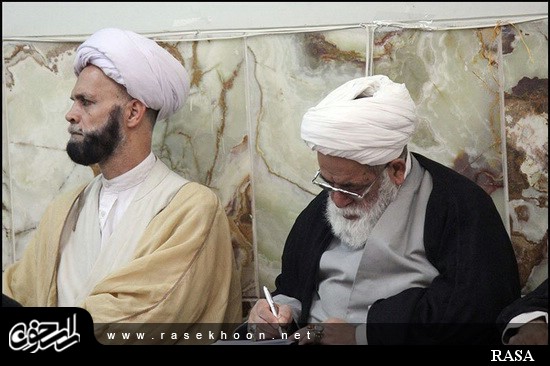 گزارش تصویری / درس خارج فقه آیت الله مظاهری در مدرسه صدر بازار اصفهان / درس خارج فقه آیت الله العظمی شیخ حسین مظاهری رئیس حوزه علمیه اصفهان در مدرسه صدر بازار اصفهان هر روز با حضور طلاب و روحانیون برگزار میگردد. 