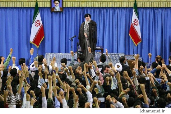 گزارش تصویری / دیدار جمعی از دانشجویان با رهبر معظم انقلاب /جمعی از دانشجویان دانشگاه‌های کشور و نمایندگان تشکل‌های دانشجویی عصر شنبه بیستم تیرماه با امام خامنه ای رهبر معظم انقلاب اسلامی دیدار و گفتگو کردند.