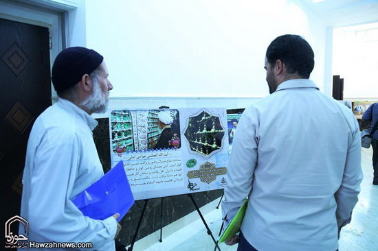 گزارش تصویری / همایش تکریم و بزرگداشت امامزاده سید علی(ع) از نوادگان حضرت عباس(ع) در قم / همایش تکریم و بزرگداشت امامزاده سید علی (ع) از نوادگان حضرت ابوالفضل العباس (ع) در سالن اجتماعات امامزاده شاه سید علی (ع) قم برگزارشد.علی محمدی نماینده ولی‌فقیه در سازمان اوقاف و امور خیریه کشور، حجت‌الاسلام والمسلمین سید اسماعیل حسینی‌مقدم مدیرکل اوقاف و امور خیریه قم و حجت‌الاسلام احمد عابدی رئیس دانشگاه علوم و معارف قرآن کریم از جمله مهمانان و سخنرانان این مراسم بودند.در بخش پایانی این مراسم از خادمان افتخاری و کسانی که در طول سال به زائران امامزاده شاه سید علی (ع) خدمت کرده بودند تقدیر و تجلیل صورت گرفت.