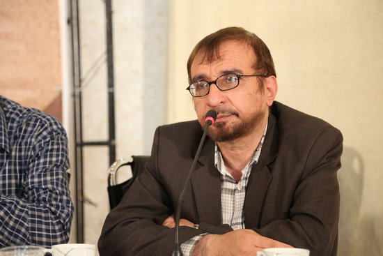 گزارش تصویری / نشست خبری همایش بین المللی دولت، تمدن اسلامی / صبح امروز حجت‌الاسلام والمسلمین دکتر سید احمد سجادی رئیس همایش بین المللی دولت، تمدن اسلامی در نشست خبری با اصحاب رسانه به همراه دکتر چلونگر و دکتر ریاحی دبیر علمی و اجرایی همایش بین المللی دولت، تمدن اسلامی به تشریح اهداف برگزاری این همایش پرداختند.