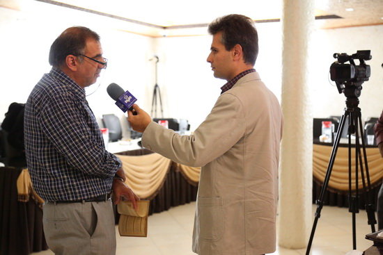 گزارش تصویری / نشست خبری همایش بین المللی دولت، تمدن اسلامی / صبح امروز حجت‌الاسلام والمسلمین دکتر سید احمد سجادی رئیس همایش بین المللی دولت، تمدن اسلامی در نشست خبری با اصحاب رسانه به همراه دکتر چلونگر و دکتر ریاحی دبیر علمی و اجرایی همایش بین المللی دولت، تمدن اسلامی به تشریح اهداف برگزاری این همایش پرداختند.