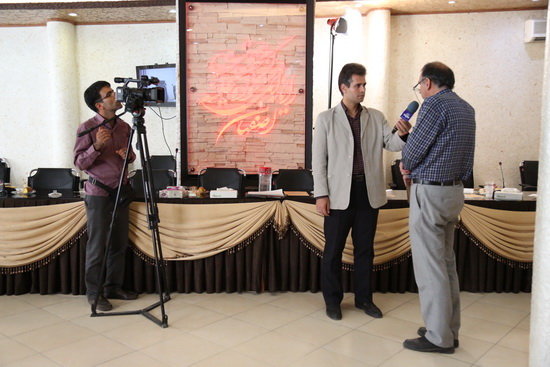 گزارش تصویری / نشست خبری همایش بین المللی دولت، تمدن اسلامی / صبح امروز حجت‌الاسلام والمسلمین دکتر سید احمد سجادی رئیس همایش بین المللی دولت، تمدن اسلامی در نشست خبری با اصحاب رسانه به همراه دکتر چلونگر و دکتر ریاحی دبیر علمی و اجرایی همایش بین المللی دولت، تمدن اسلامی به تشریح اهداف برگزاری این همایش پرداختند.