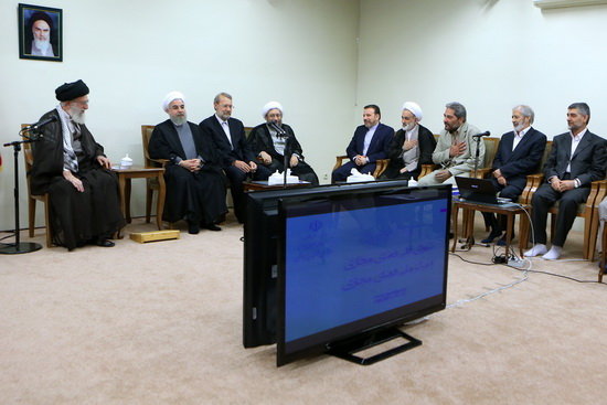 گزارش تصویری / دیدار اعضای شورای‌ عالی فضای مجازی با مقام معظم رهبری / اعضای شورای عالی فضای مجازی روز دوشنبه با امام خامنه ای رهبر معظم انقلاب اسلامی دیدار کردند.