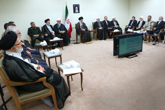 گزارش تصویری / دیدار اعضای شورای‌ عالی فضای مجازی با مقام معظم رهبری / اعضای شورای عالی فضای مجازی روز دوشنبه با امام خامنه ای رهبر معظم انقلاب اسلامی دیدار کردند.