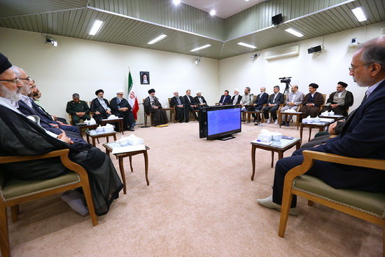 گزارش تصویری / دیدار اعضای شورای‌ عالی فضای مجازی با مقام معظم رهبری / اعضای شورای عالی فضای مجازی روز دوشنبه با امام خامنه ای رهبر معظم انقلاب اسلامی دیدار کردند.