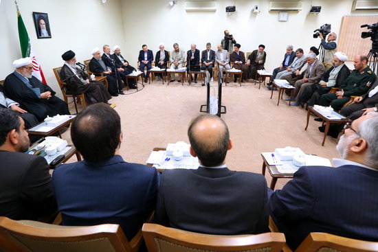 گزارش تصویری / دیدار اعضای شورای‌ عالی فضای مجازی با مقام معظم رهبری / اعضای شورای عالی فضای مجازی روز دوشنبه با امام خامنه ای رهبر معظم انقلاب اسلامی دیدار کردند.