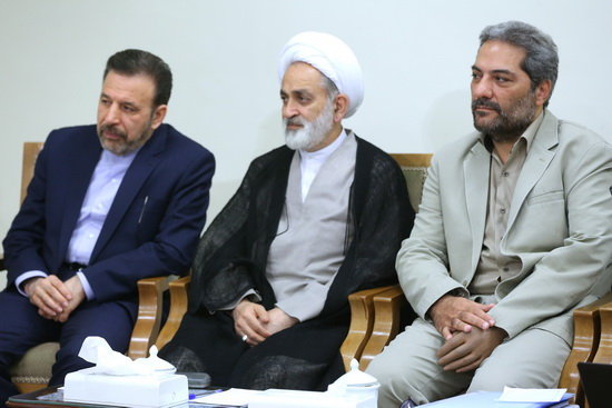 گزارش تصویری / دیدار اعضای شورای‌ عالی فضای مجازی با مقام معظم رهبری / اعضای شورای عالی فضای مجازی روز دوشنبه با امام خامنه ای رهبر معظم انقلاب اسلامی دیدار کردند.