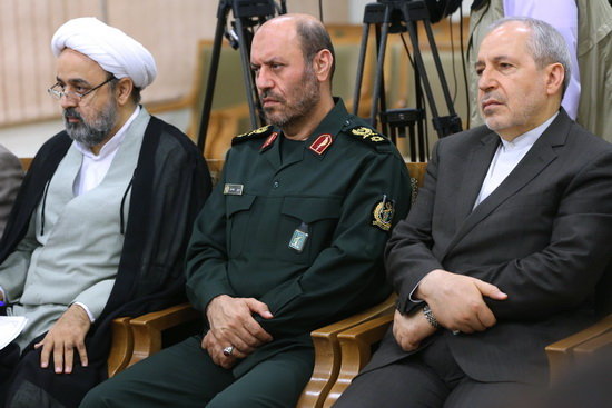 گزارش تصویری / دیدار اعضای شورای‌ عالی فضای مجازی با مقام معظم رهبری / اعضای شورای عالی فضای مجازی روز دوشنبه با امام خامنه ای رهبر معظم انقلاب اسلامی دیدار کردند.