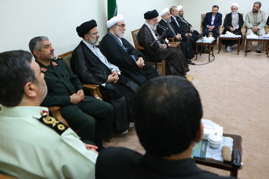 گزارش تصویری / دیدار اعضای شورای‌ عالی فضای مجازی با مقام معظم رهبری / اعضای شورای عالی فضای مجازی روز دوشنبه با امام خامنه ای رهبر معظم انقلاب اسلامی دیدار کردند.