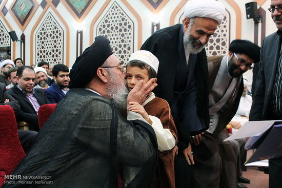 گزارش تصویری / آئین غبار روبی امامزاده حسین بن موسی کاظم (ع) / مراسم غبار روبی امامزاده حسین بن موسی کاظم (ع) و افتتاحیه کنگره ملی امامزادگان با محوریت حسین بن موسی الکاظم روز سه شنبه با حضور حجت الاسلام علی محمدی نماینده ولی فقیه و رئیس سازمان اوقاف و امور خیریه در طبس برگزار شد.