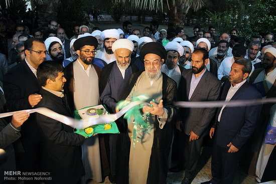 گزارش تصویری / آئین غبار روبی امامزاده حسین بن موسی کاظم (ع) / مراسم غبار روبی امامزاده حسین بن موسی کاظم (ع) و افتتاحیه کنگره ملی امامزادگان با محوریت حسین بن موسی الکاظم روز سه شنبه با حضور حجت الاسلام علی محمدی نماینده ولی فقیه و رئیس سازمان اوقاف و امور خیریه در طبس برگزار شد.