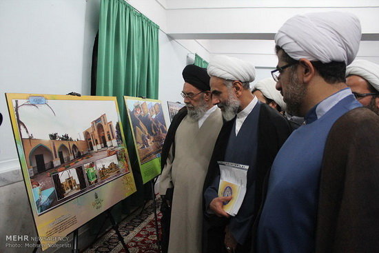 گزارش تصویری / آئین غبار روبی امامزاده حسین بن موسی کاظم (ع) / مراسم غبار روبی امامزاده حسین بن موسی کاظم (ع) و افتتاحیه کنگره ملی امامزادگان با محوریت حسین بن موسی الکاظم روز سه شنبه با حضور حجت الاسلام علی محمدی نماینده ولی فقیه و رئیس سازمان اوقاف و امور خیریه در طبس برگزار شد.