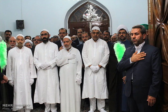 گزارش تصویری / آئین غبار روبی امامزاده حسین بن موسی کاظم (ع) / مراسم غبار روبی امامزاده حسین بن موسی کاظم (ع) و افتتاحیه کنگره ملی امامزادگان با محوریت حسین بن موسی الکاظم روز سه شنبه با حضور حجت الاسلام علی محمدی نماینده ولی فقیه و رئیس سازمان اوقاف و امور خیریه در طبس برگزار شد.