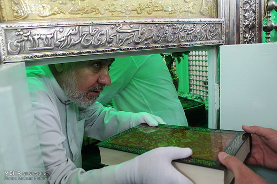 گزارش تصویری / آئین غبار روبی امامزاده حسین بن موسی کاظم (ع) / مراسم غبار روبی امامزاده حسین بن موسی کاظم (ع) و افتتاحیه کنگره ملی امامزادگان با محوریت حسین بن موسی الکاظم روز سه شنبه با حضور حجت الاسلام علی محمدی نماینده ولی فقیه و رئیس سازمان اوقاف و امور خیریه در طبس برگزار شد.