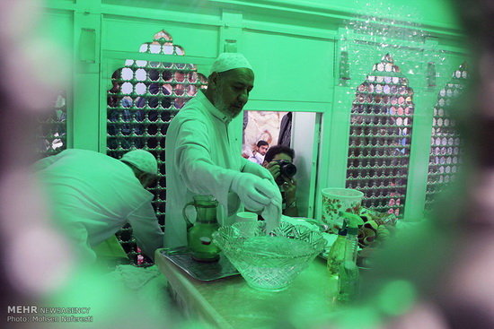 گزارش تصویری / آئین غبار روبی امامزاده حسین بن موسی کاظم (ع) / مراسم غبار روبی امامزاده حسین بن موسی کاظم (ع) و افتتاحیه کنگره ملی امامزادگان با محوریت حسین بن موسی الکاظم روز سه شنبه با حضور حجت الاسلام علی محمدی نماینده ولی فقیه و رئیس سازمان اوقاف و امور خیریه در طبس برگزار شد.