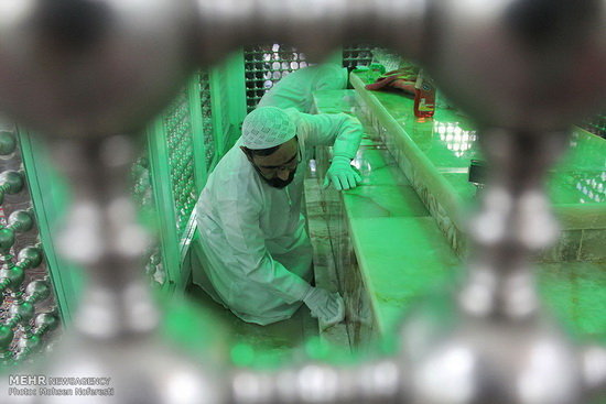 گزارش تصویری / آئین غبار روبی امامزاده حسین بن موسی کاظم (ع) / مراسم غبار روبی امامزاده حسین بن موسی کاظم (ع) و افتتاحیه کنگره ملی امامزادگان با محوریت حسین بن موسی الکاظم روز سه شنبه با حضور حجت الاسلام علی محمدی نماینده ولی فقیه و رئیس سازمان اوقاف و امور خیریه در طبس برگزار شد.