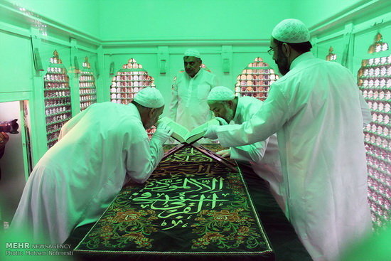 گزارش تصویری / آئین غبار روبی امامزاده حسین بن موسی کاظم (ع) / مراسم غبار روبی امامزاده حسین بن موسی کاظم (ع) و افتتاحیه کنگره ملی امامزادگان با محوریت حسین بن موسی الکاظم روز سه شنبه با حضور حجت الاسلام علی محمدی نماینده ولی فقیه و رئیس سازمان اوقاف و امور خیریه در طبس برگزار شد.