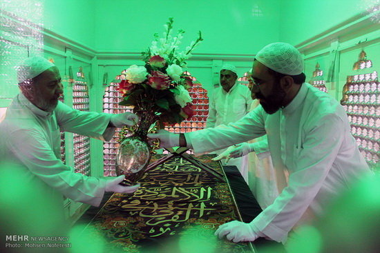 گزارش تصویری / آئین غبار روبی امامزاده حسین بن موسی کاظم (ع) / مراسم غبار روبی امامزاده حسین بن موسی کاظم (ع) و افتتاحیه کنگره ملی امامزادگان با محوریت حسین بن موسی الکاظم روز سه شنبه با حضور حجت الاسلام علی محمدی نماینده ولی فقیه و رئیس سازمان اوقاف و امور خیریه در طبس برگزار شد.