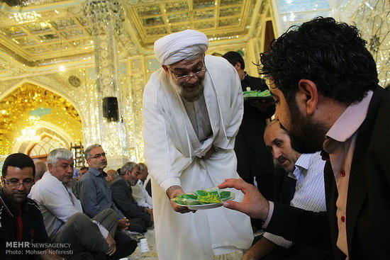 گزارش تصویری / آئین غبار روبی امامزاده حسین بن موسی کاظم (ع) / مراسم غبار روبی امامزاده حسین بن موسی کاظم (ع) و افتتاحیه کنگره ملی امامزادگان با محوریت حسین بن موسی الکاظم روز سه شنبه با حضور حجت الاسلام علی محمدی نماینده ولی فقیه و رئیس سازمان اوقاف و امور خیریه در طبس برگزار شد.