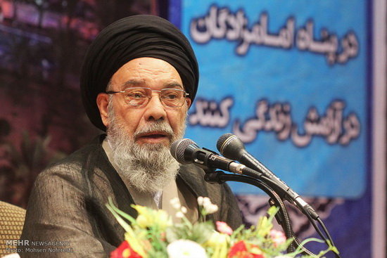 گزارش تصویری / آئین غبار روبی امامزاده حسین بن موسی کاظم (ع) / مراسم غبار روبی امامزاده حسین بن موسی کاظم (ع) و افتتاحیه کنگره ملی امامزادگان با محوریت حسین بن موسی الکاظم روز سه شنبه با حضور حجت الاسلام علی محمدی نماینده ولی فقیه و رئیس سازمان اوقاف و امور خیریه در طبس برگزار شد.