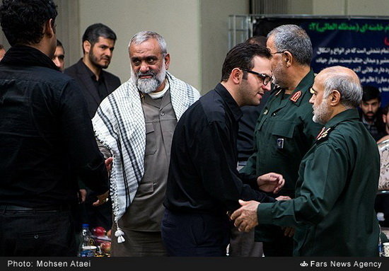 گزارش تصویری / مراسم استقبال از پیکر سرلشگر شهید حسین همدانی به وطن گزارش تصویری / مراسم استقبال از پیکر سرلشگر شهید حسین همدانی به وطن / پیکر سردار شهید حسین همدانی شامگاه جمعه (هفدهم مهرماه) طی مراسمی با حضور فرماندهان ارشد نیروهای مسلح به میهن اسلامی بازگشت.