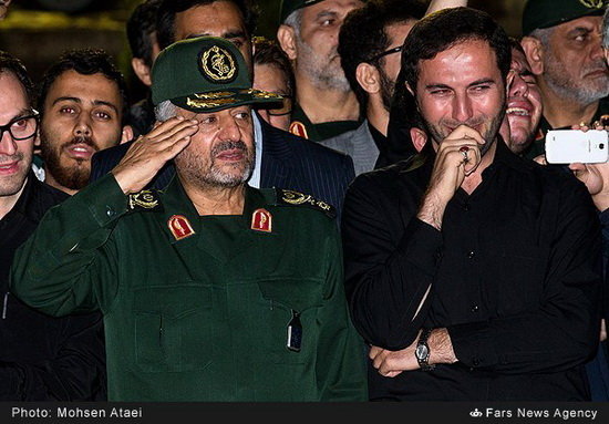 گزارش تصویری / مراسم استقبال از پیکر سرلشگر شهید حسین همدانی به وطن گزارش تصویری / مراسم استقبال از پیکر سرلشگر شهید حسین همدانی به وطن / پیکر سردار شهید حسین همدانی شامگاه جمعه (هفدهم مهرماه) طی مراسمی با حضور فرماندهان ارشد نیروهای مسلح به میهن اسلامی بازگشت.