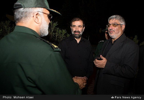 گزارش تصویری / مراسم استقبال از پیکر سرلشگر شهید حسین همدانی به وطن گزارش تصویری / مراسم استقبال از پیکر سرلشگر شهید حسین همدانی به وطن / پیکر سردار شهید حسین همدانی شامگاه جمعه (هفدهم مهرماه) طی مراسمی با حضور فرماندهان ارشد نیروهای مسلح به میهن اسلامی بازگشت.