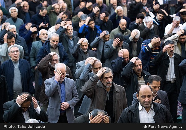 گزارش تصویری /  نماز جمعه تهران - ۲۰ آذر ۹۴ / نماز جمعه بیستم آذرماه تهران به امامت آیت الله کاظم صدیقی امام جمعه موقت تهران و سخنران پیش از خطبه نماز جمعه امروز حجت‌الاسلام و المسلمین علی محمدی رئیس سازمان اوقاف و امور خیریه در مصلای حضرت امام خمینی(ره) برگزار شد. . 