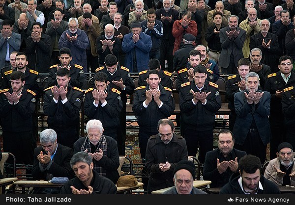 گزارش تصویری /  نماز جمعه تهران - ۲۰ آذر ۹۴ / نماز جمعه بیستم آذرماه تهران به امامت آیت الله کاظم صدیقی امام جمعه موقت تهران و سخنران پیش از خطبه نماز جمعه امروز حجت‌الاسلام و المسلمین علی محمدی رئیس سازمان اوقاف و امور خیریه در مصلای حضرت امام خمینی(ره) برگزار شد. . 