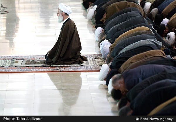 گزارش تصویری /  نماز جمعه تهران - ۲۰ آذر ۹۴ / نماز جمعه بیستم آذرماه تهران به امامت آیت الله کاظم صدیقی امام جمعه موقت تهران و سخنران پیش از خطبه نماز جمعه امروز حجت‌الاسلام و المسلمین علی محمدی رئیس سازمان اوقاف و امور خیریه در مصلای حضرت امام خمینی(ره) برگزار شد. . 