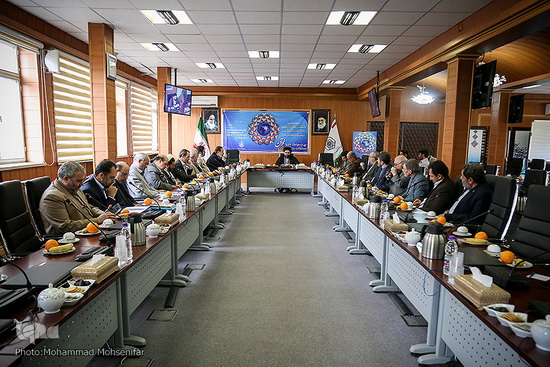 گزارش تصویری / جلسه هم اندیشی با اساتید و پیشکسوتان قرآنی / جلسه هم‌اندیشی با اساتید و پیشکسوتان قرآنی با حضور حجت‌الاسلام والمسلمین سیدمصطفی حسینی، رئیس مرکز امور قرآنی سازمان اوقاف و امور خیریه، حسن ربیعی، سخنگوی سازمان اوقاف و امور خیریه و اساتید و پیشکسوتان قرآنی در سازمان اوقاف و امور خیریه برگزار شد.