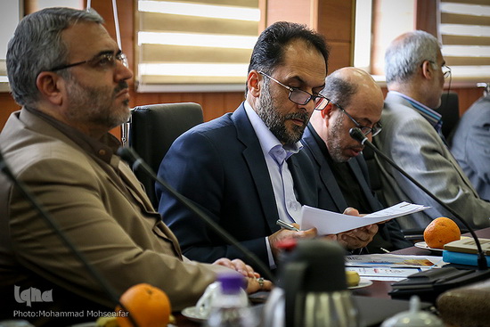 گزارش تصویری / جلسه هم اندیشی با اساتید و پیشکسوتان قرآنی / جلسه هم‌اندیشی با اساتید و پیشکسوتان قرآنی با حضور حجت‌الاسلام والمسلمین سیدمصطفی حسینی، رئیس مرکز امور قرآنی سازمان اوقاف و امور خیریه، حسن ربیعی، سخنگوی سازمان اوقاف و امور خیریه و اساتید و پیشکسوتان قرآنی در سازمان اوقاف و امور خیریه برگزار شد.