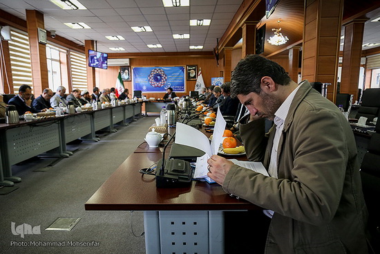 گزارش تصویری / جلسه هم اندیشی با اساتید و پیشکسوتان قرآنی / جلسه هم‌اندیشی با اساتید و پیشکسوتان قرآنی با حضور حجت‌الاسلام والمسلمین سیدمصطفی حسینی، رئیس مرکز امور قرآنی سازمان اوقاف و امور خیریه، حسن ربیعی، سخنگوی سازمان اوقاف و امور خیریه و اساتید و پیشکسوتان قرآنی در سازمان اوقاف و امور خیریه برگزار شد.