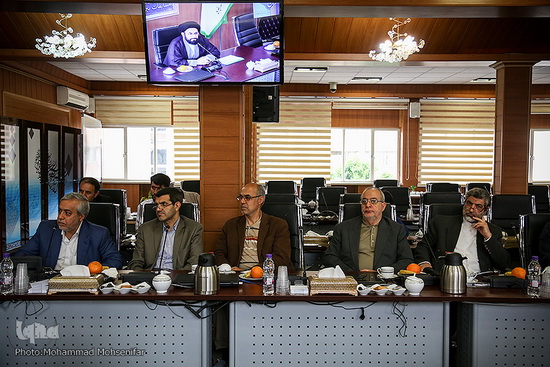 گزارش تصویری / جلسه هم اندیشی با اساتید و پیشکسوتان قرآنی / جلسه هم‌اندیشی با اساتید و پیشکسوتان قرآنی با حضور حجت‌الاسلام والمسلمین سیدمصطفی حسینی، رئیس مرکز امور قرآنی سازمان اوقاف و امور خیریه، حسن ربیعی، سخنگوی سازمان اوقاف و امور خیریه و اساتید و پیشکسوتان قرآنی در سازمان اوقاف و امور خیریه برگزار شد.