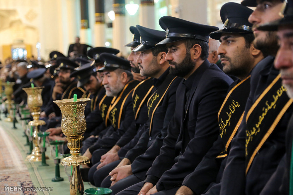 گزارش تصویری آیین شمع گردانی در حرم مطهر حضرت فاطمه معصومه(س) گزارش تصویری / آیین شمع گردانی در حرم مطهر حضرت فاطمه معصومه(س) / آیین شمع گردانی در حرم مطهر حضرت فاطمه معصوم(س) با حضور خادمان آن آستان مقدس برگزار شد.