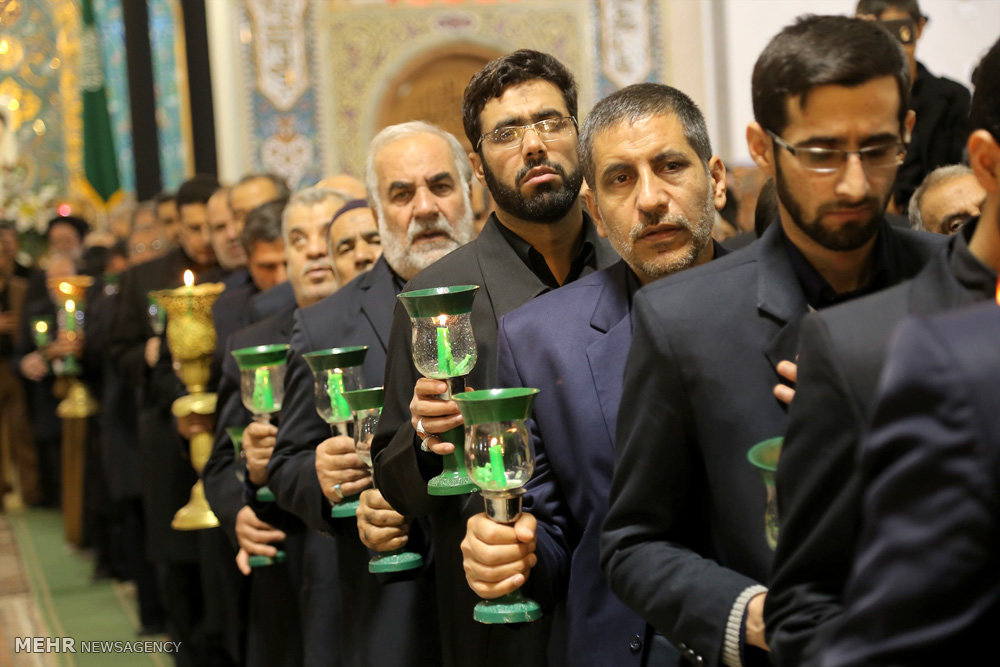 گزارش تصویری آیین شمع گردانی در حرم مطهر حضرت فاطمه معصومه(س) گزارش تصویری / آیین شمع گردانی در حرم مطهر حضرت فاطمه معصومه(س) / آیین شمع گردانی در حرم مطهر حضرت فاطمه معصوم(س) با حضور خادمان آن آستان مقدس برگزار شد.