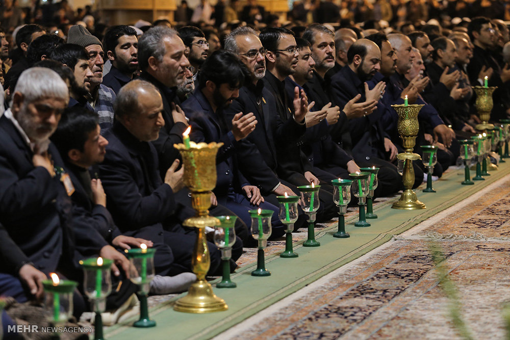 گزارش تصویری آیین شمع گردانی در حرم مطهر حضرت فاطمه معصومه(س) گزارش تصویری / آیین شمع گردانی در حرم مطهر حضرت فاطمه معصومه(س) / آیین شمع گردانی در حرم مطهر حضرت فاطمه معصوم(س) با حضور خادمان آن آستان مقدس برگزار شد.